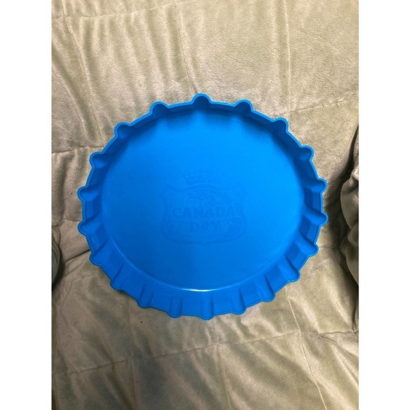 Canada Dry Club Soda Bottle Cap Sign Made of Plastic - Picture 2 of 2